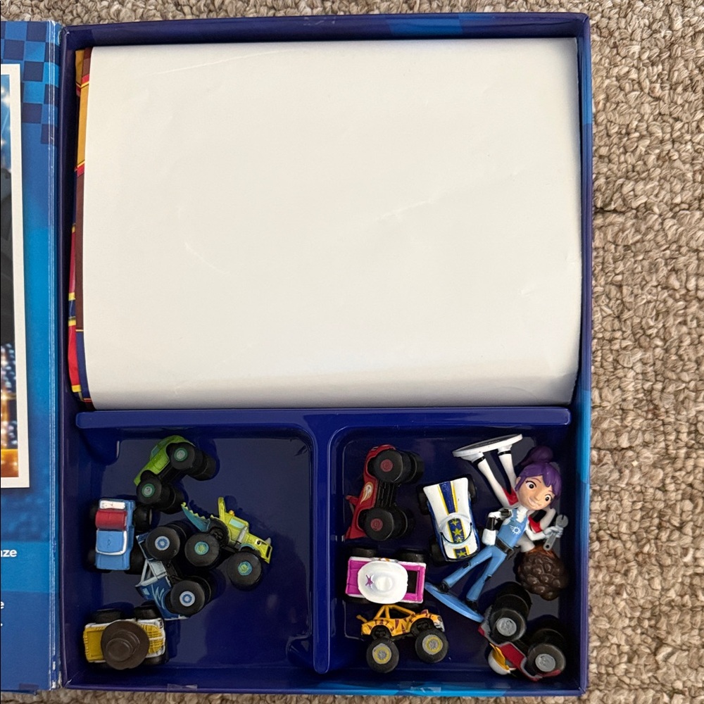 Nickelodeon Blaze Monster Machines Activity Set - Picture 2 of 2